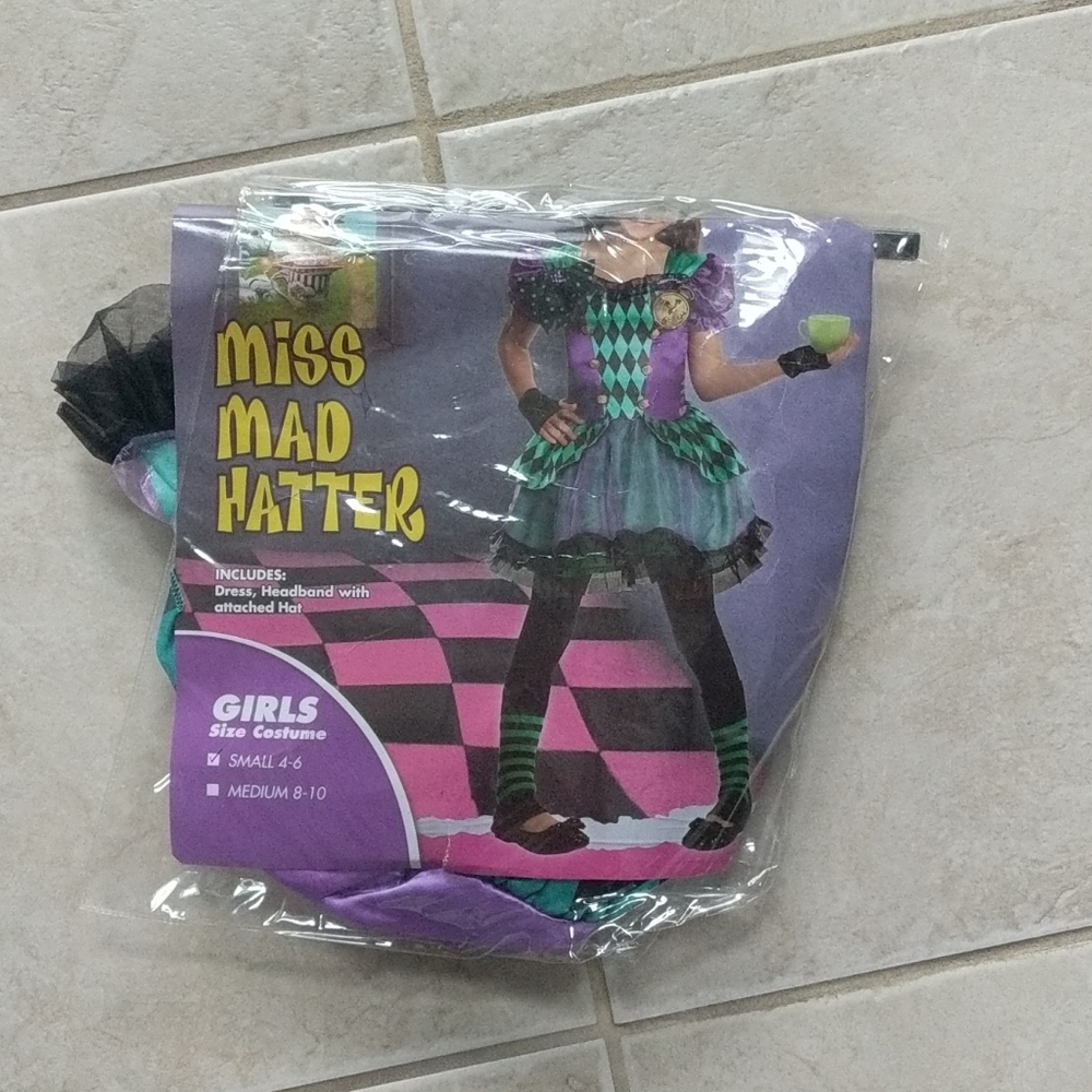 Girls size 4-6 small miss mad hatter dress
